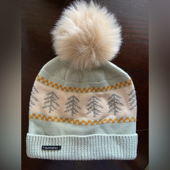 Turtlefur Castanea Faux Fur Pom Toque Mint Fire Isle Hat - Picture 1 of 5